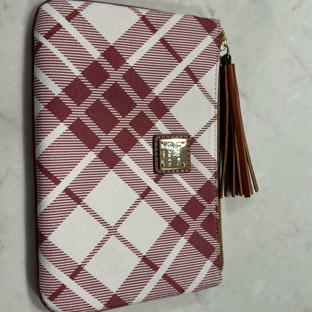 Dooney and bourke plaid clutch